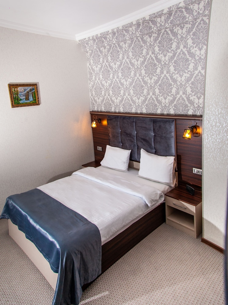 Standard Double Room - Photo 6