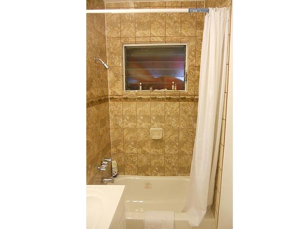 Single Suite - Photo 11