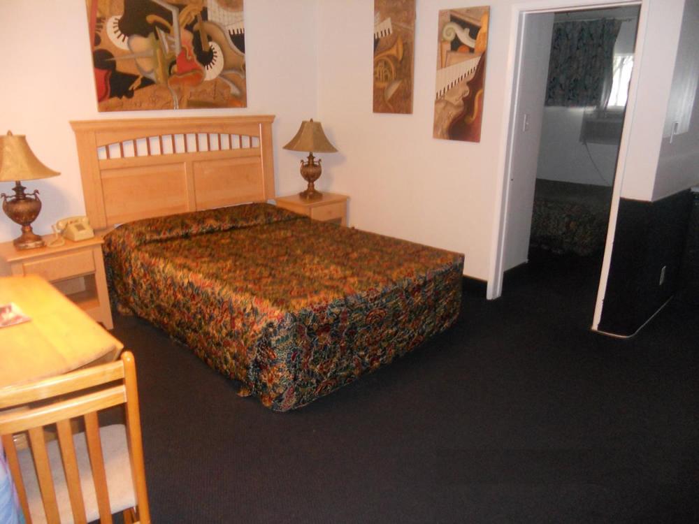 Three-Bedroom Suite - Photo 1