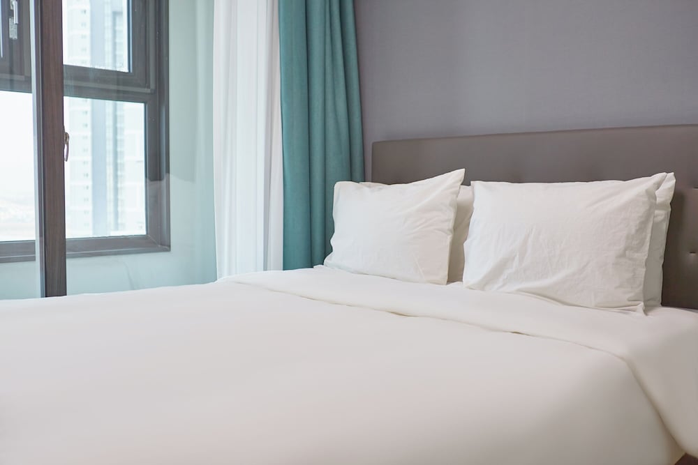 Signature Suite - Photo 3