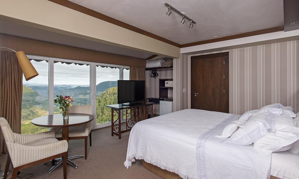 Superior Suite, Valley View