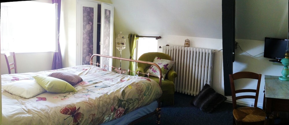 Romantic Double Room, Ensuite photo 3