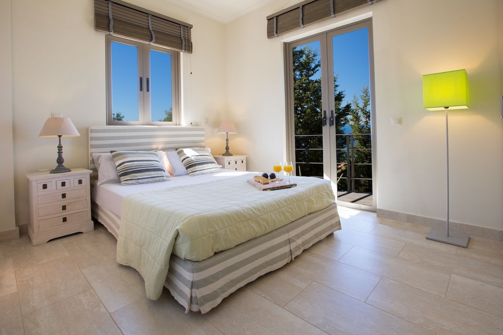 Luxury Villa, 4 Bedrooms, Private Pool, Sea View photo 1
