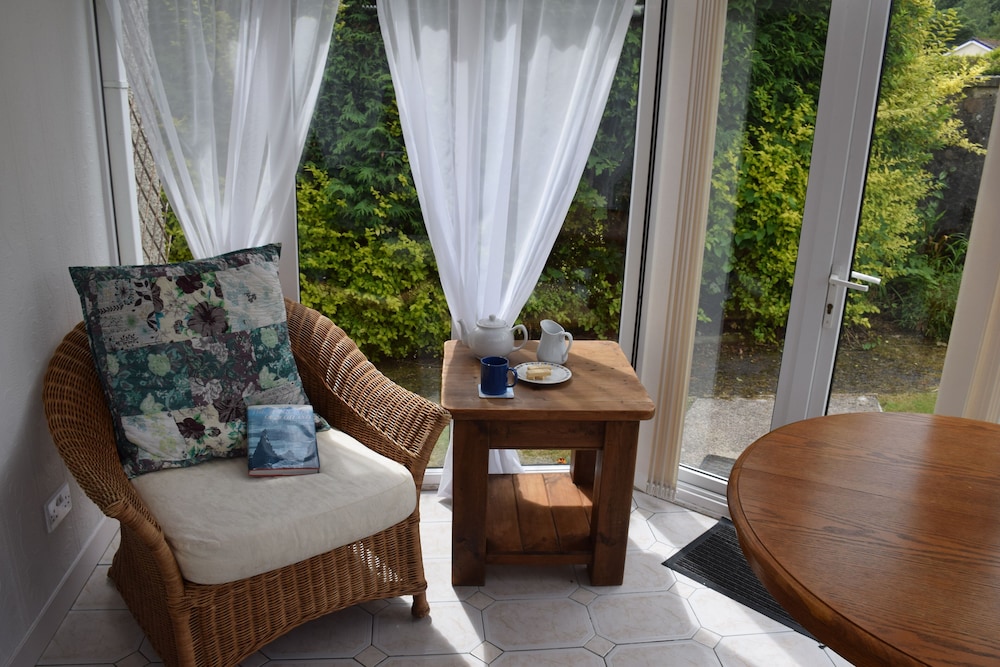 Deluxe Cottage, Private Bathroom, Garden View (Lavender Cottage)