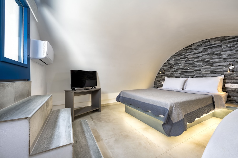 Honeymoon Suite, Beach View