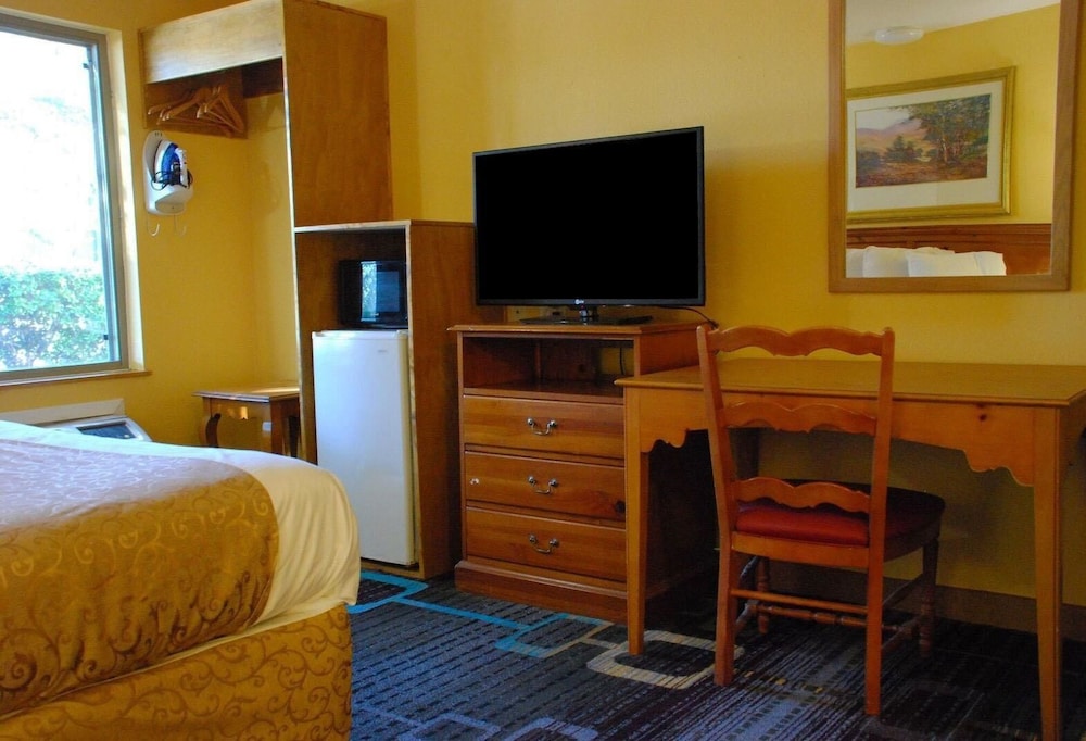 Room, 1 Queen Bed - Photo 3