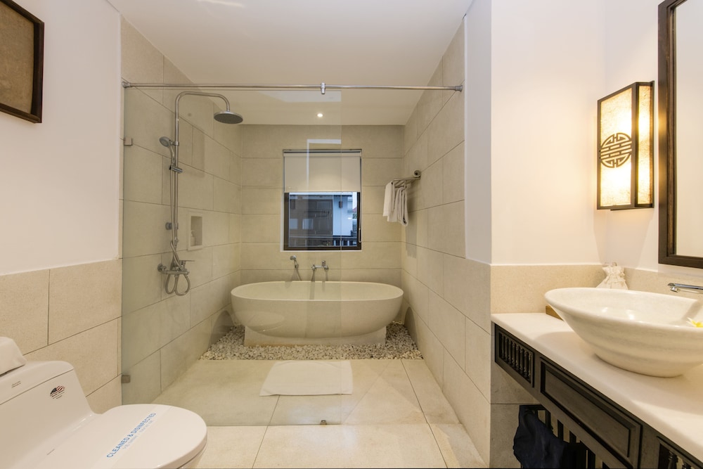 Deluxe Room, Garden View - Photo 10