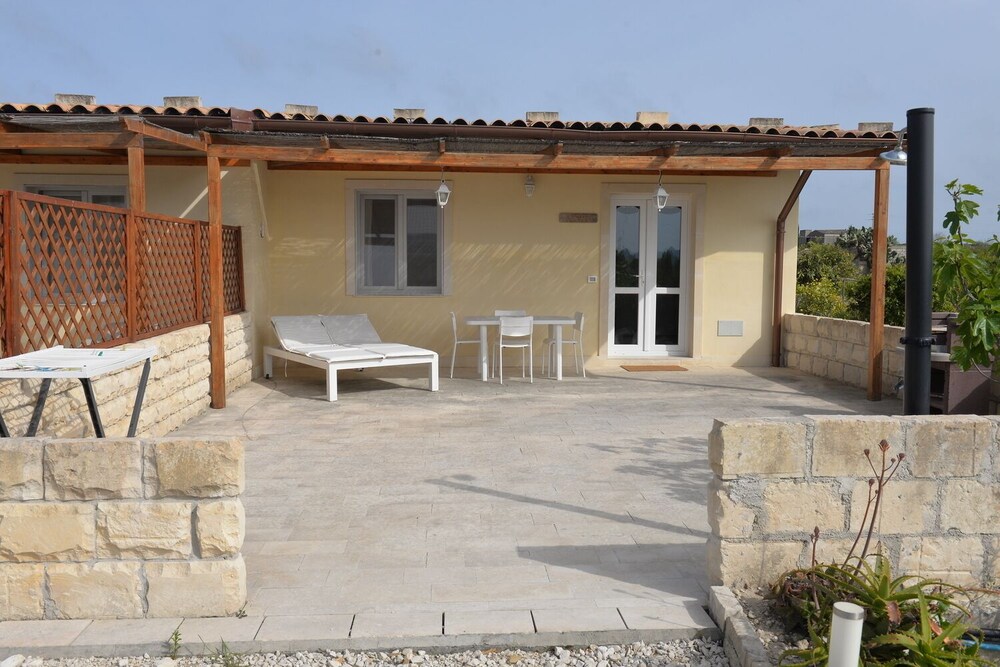Classic Studio, Patio, Courtyard View