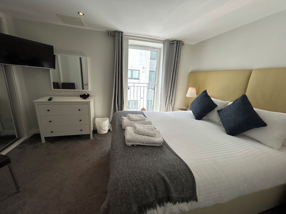One Bedroom with sofabed photo 3