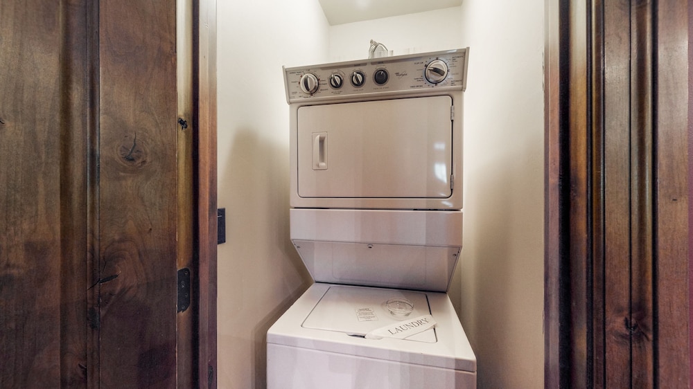 1 Bedroom Hospitality Suite - Photo 4