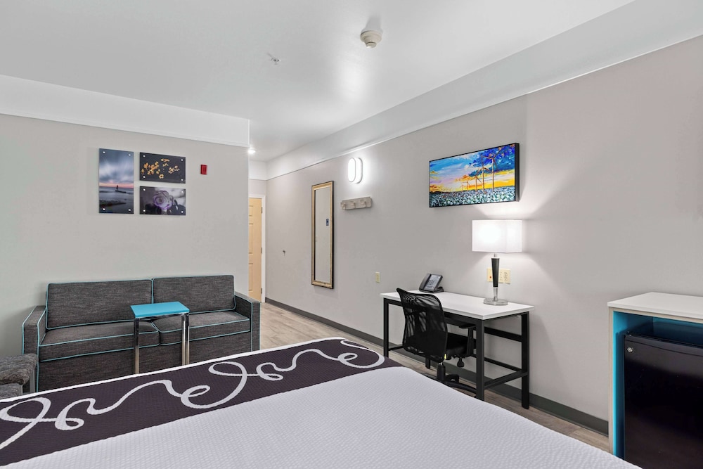 Executive Suite, Multiple Beds, Non Smoking - Photo 4