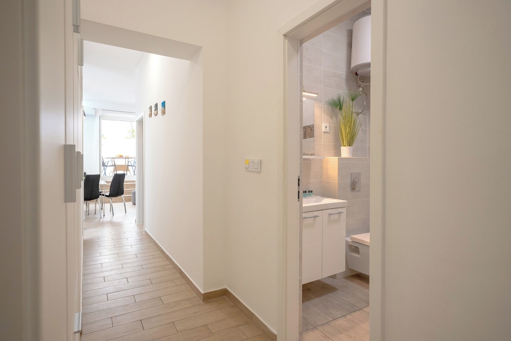 Family Apartment, 2 Bedrooms, Beachfront photo 1