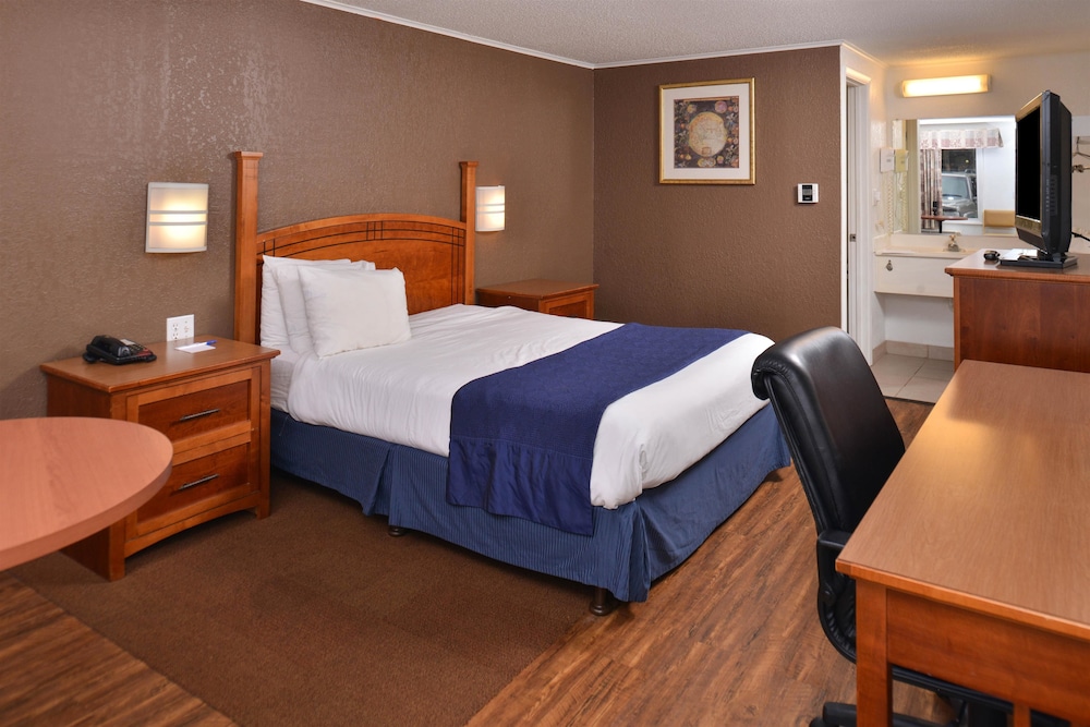Room, 1 Queen Bed, Non Smoking, Kitchenette photo 2
