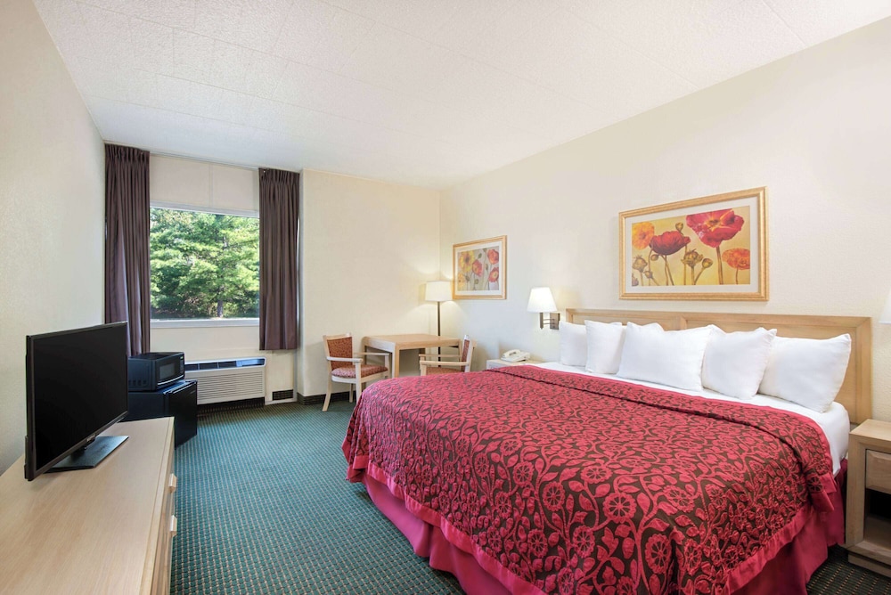 Room, 1 King Bed, Non Smoking - Photo 1