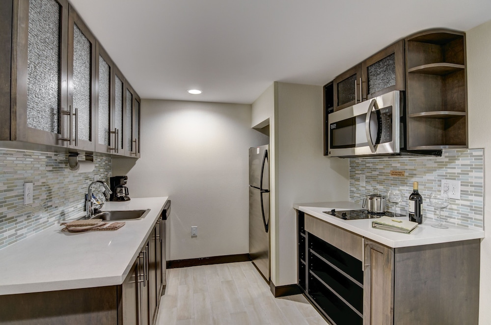 Suite, 1 Bedroom, Accessible (Communication Accessible) - Photo 2