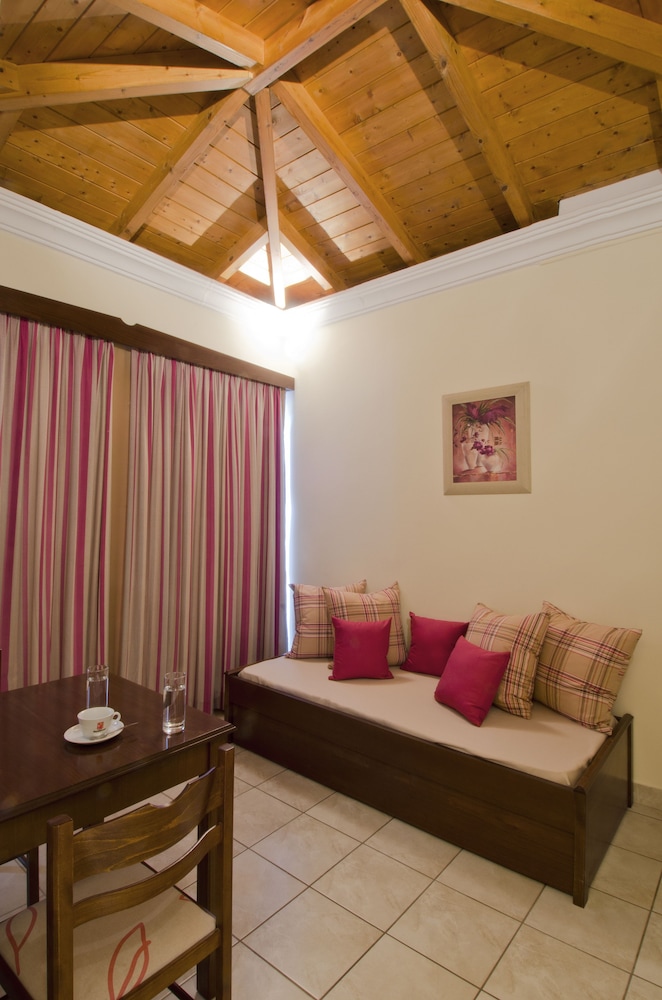 Apartment, 2 Twin Beds, Balcony, Sea View photo 3