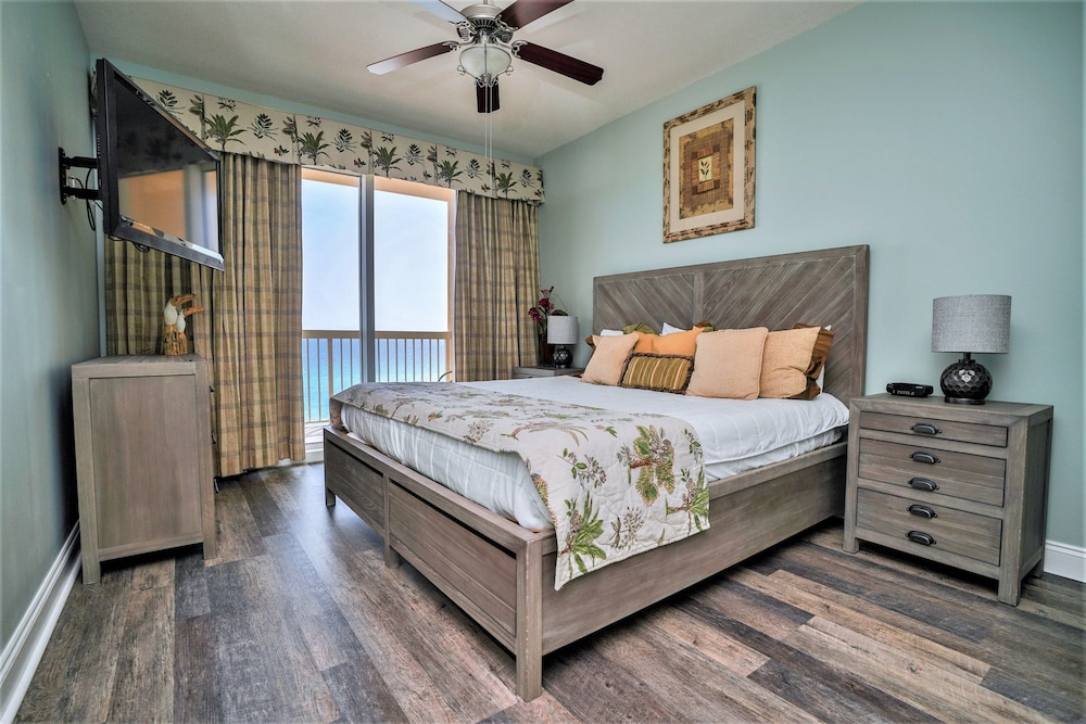 Condo, 3 Bedrooms, Beach View (706E)
