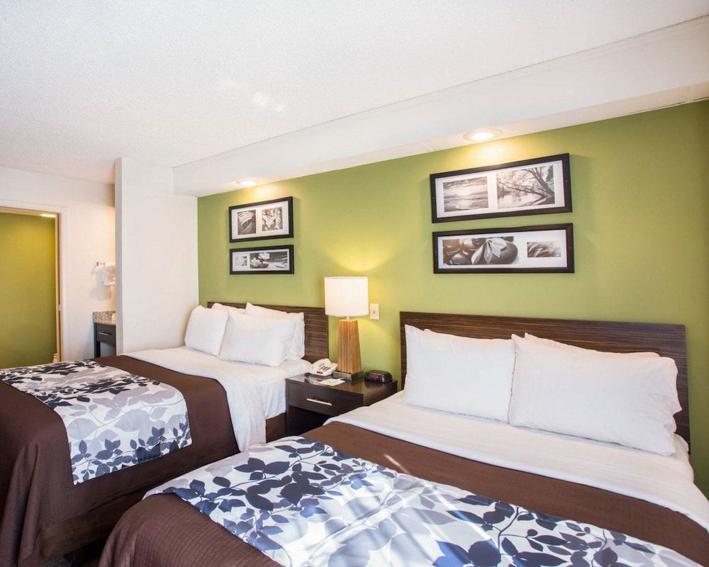 Standard Double Room, 2 Double Beds, Non Smoking - Photo 2