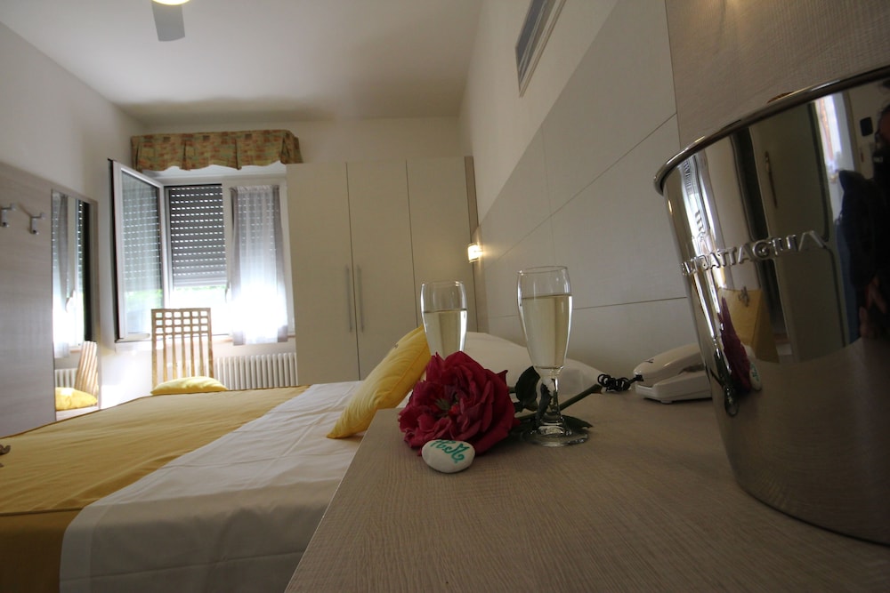 Economy Double Room photo 1