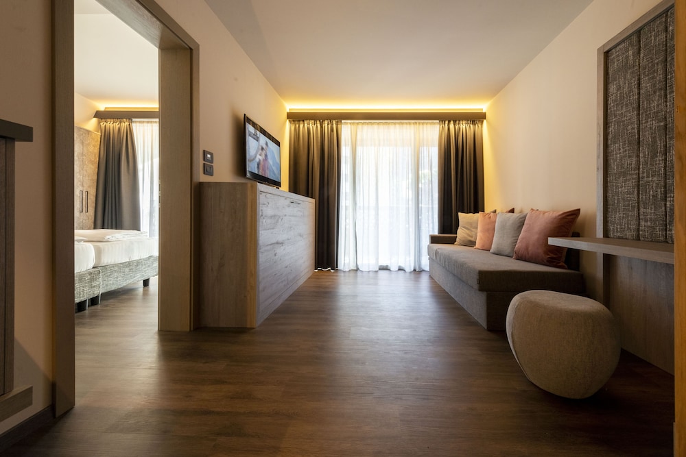 Deluxe Suite, 1 Bedroom, Balcony, Tower