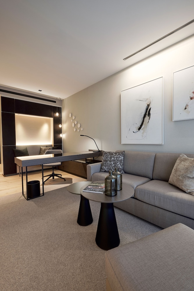 Suite - Photo 4
