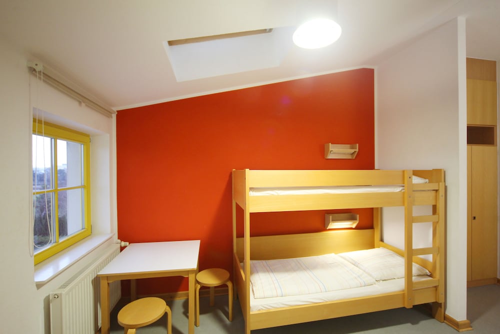 Room, Shared Bathroom (5 persons, 1 single & 2 bunk beds) photo 1