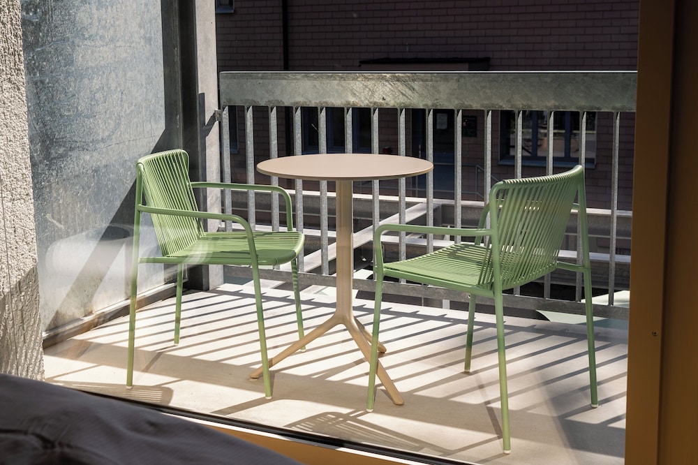Apartment Small with Balcony photo 2
