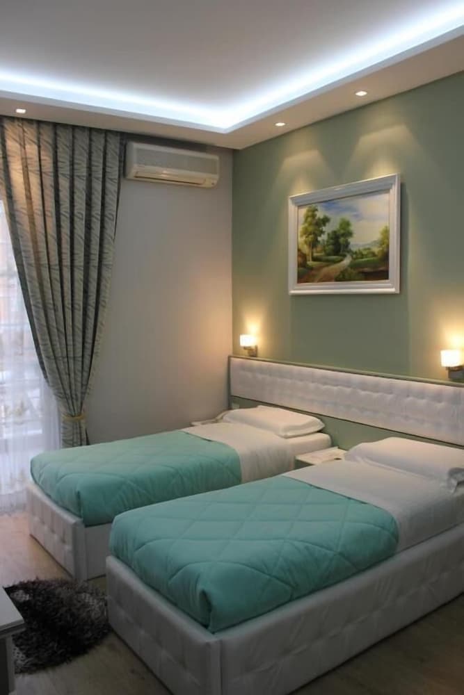 Standard Twin Room photo 2
