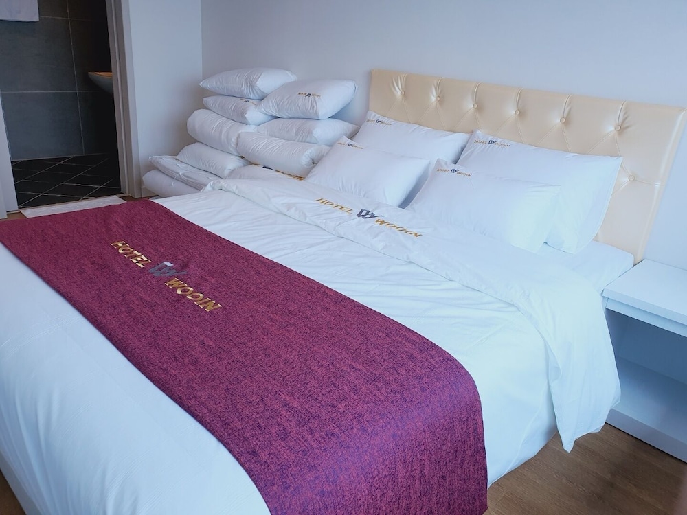 Premium Suite - Photo 6