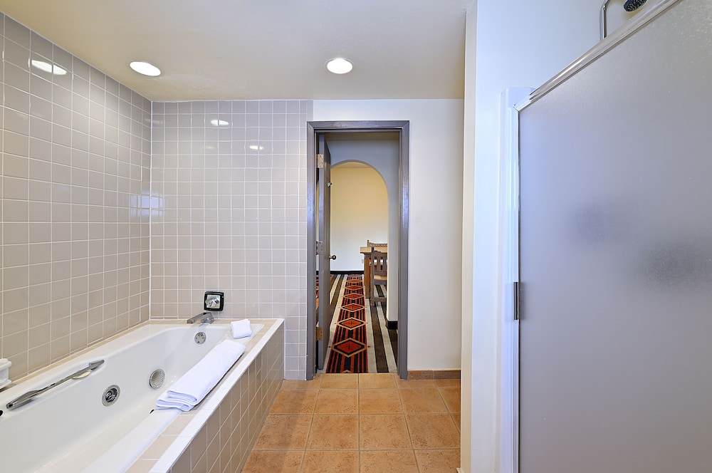 Suite, 1 King Bed (Sandia Kiva Suite) - Photo 5