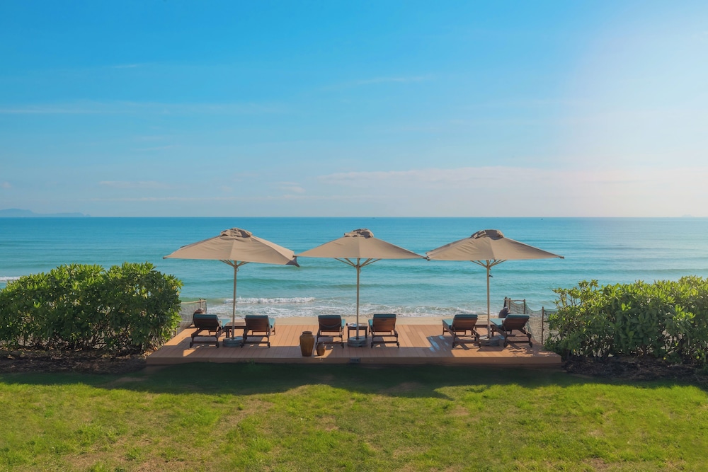 Four-Bedroom Beach Front Pool Villa - All Spa Inclusive photo 3