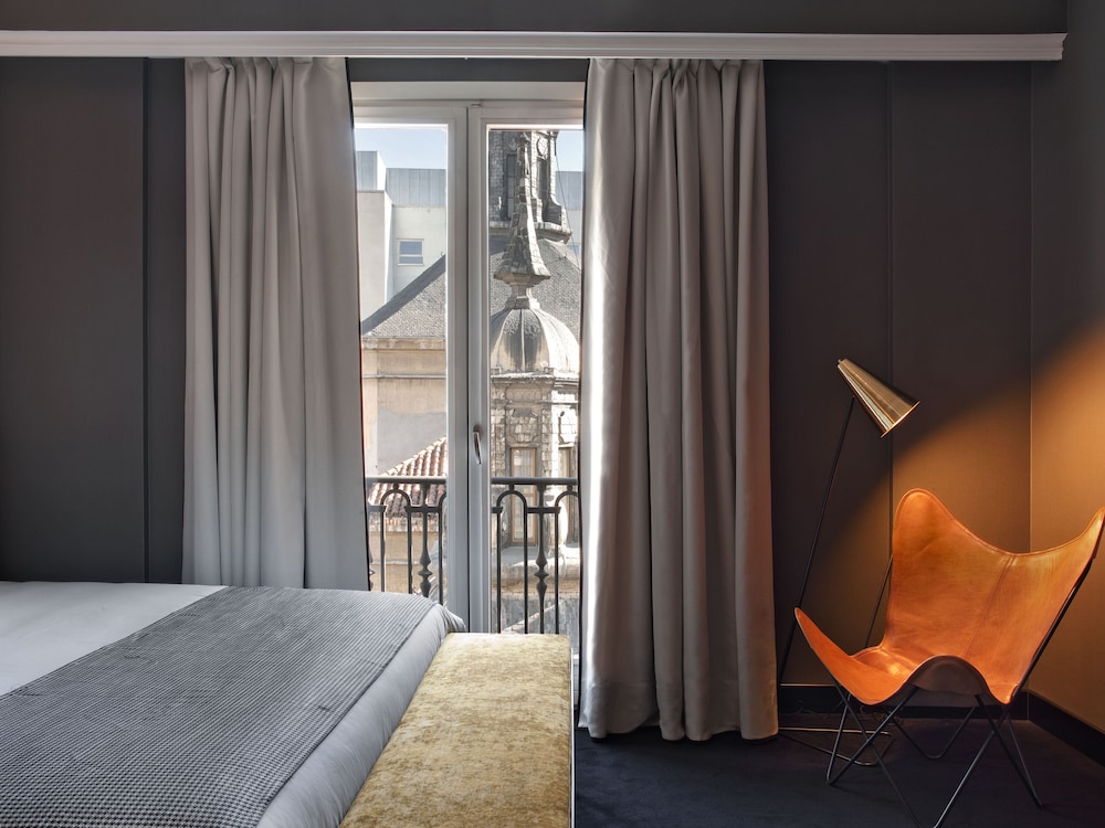 Deluxe Room, City View