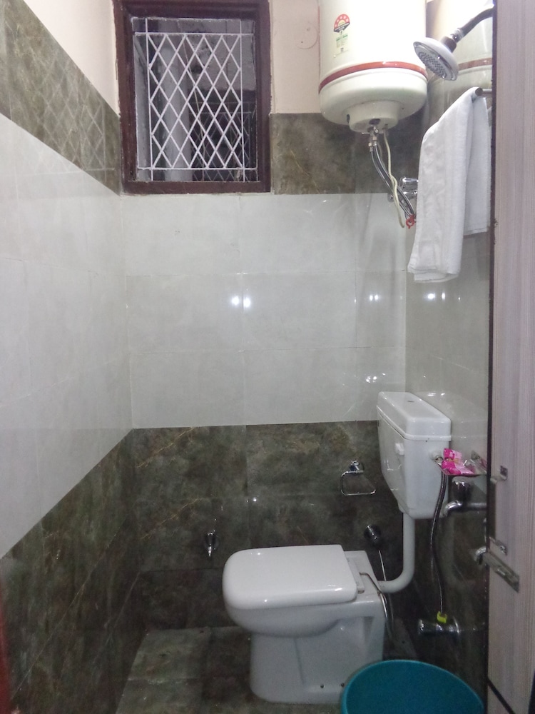 AC DELUXE ROOM - Photo 2