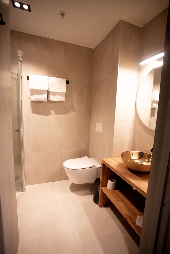 Superior Room, 1 Queen Bed, Oceanfront photo 3