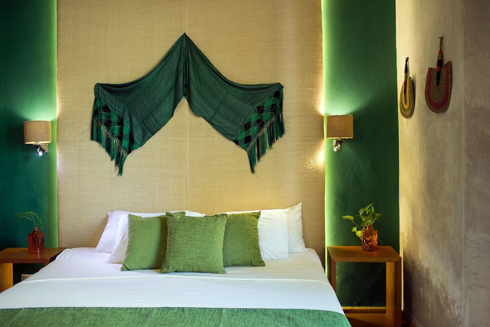 Deluxe Room, 1 King Bed photo 1