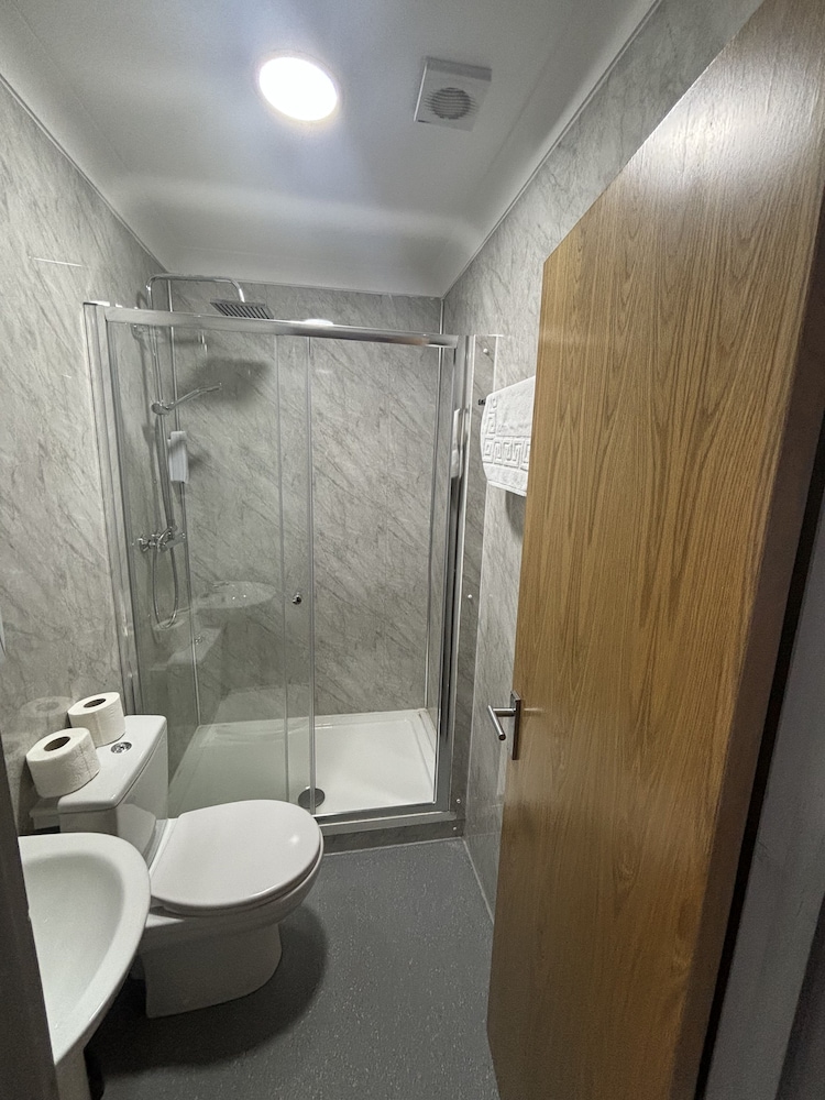 Standard Twin Room, 2 Double Beds - Photo 13
