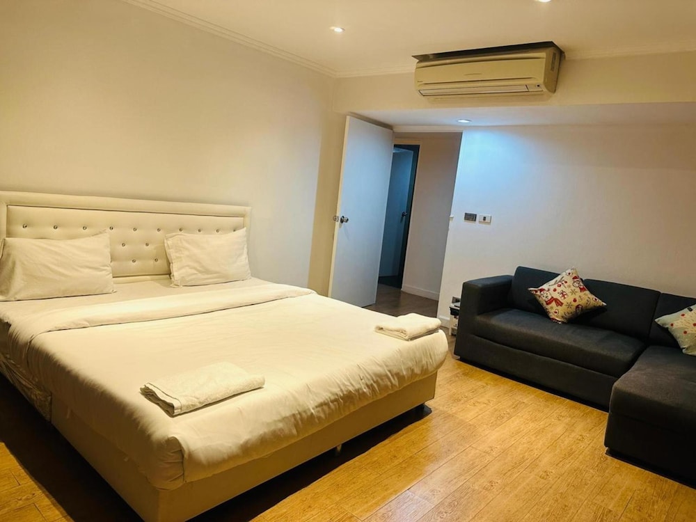 Signature Apartment photo 1