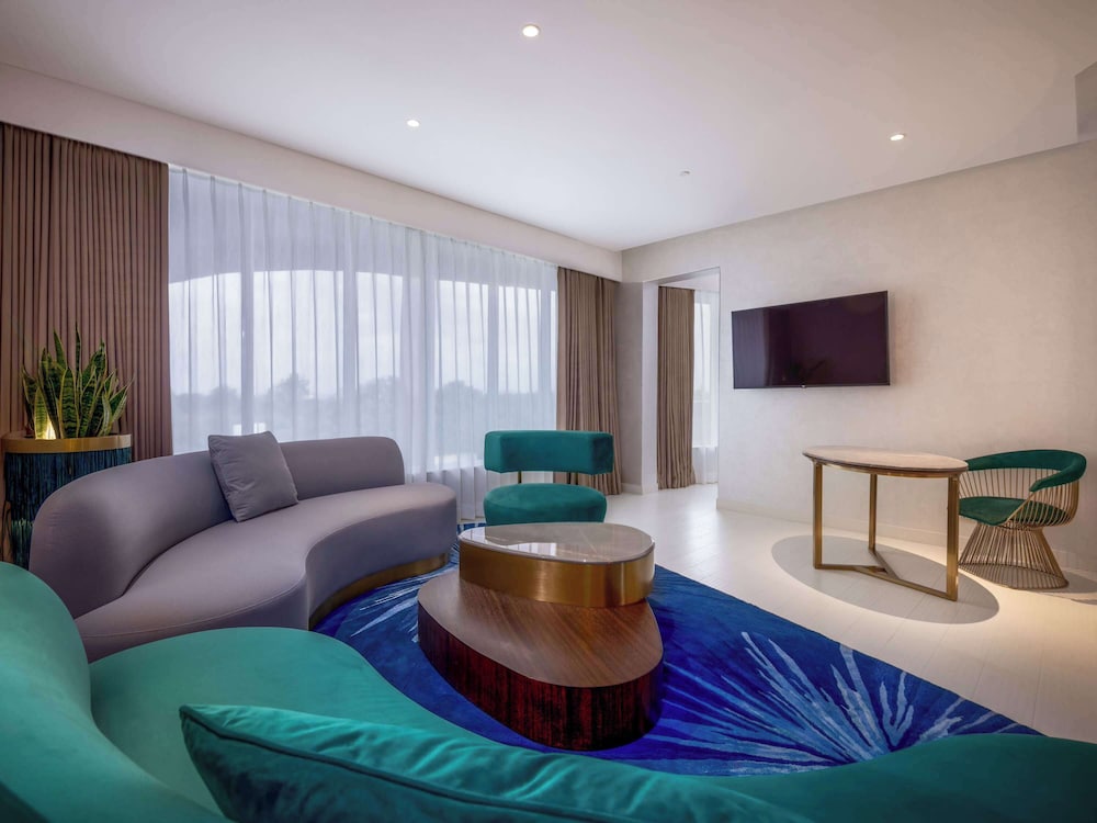 Junior Suite, 1 King Bed (Karura Forest View)