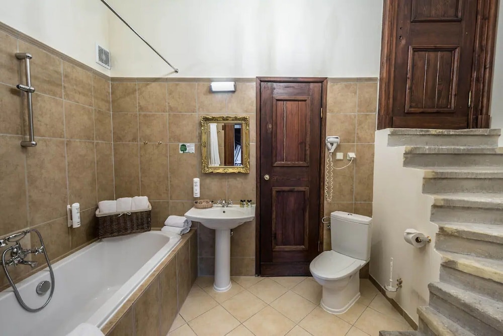 Luxury Apartment photo 3