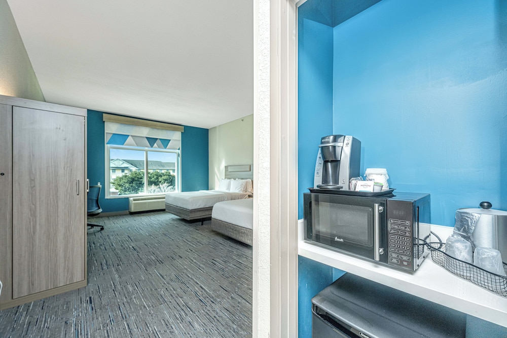 Standard Room, 2 Queen Beds, Accessible (Communications, Accessible Tub) - Photo 4
