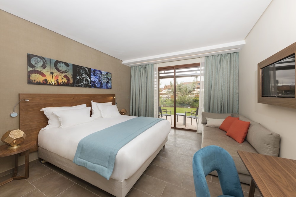 Standard Triple Room, Pool View (3 Adults)