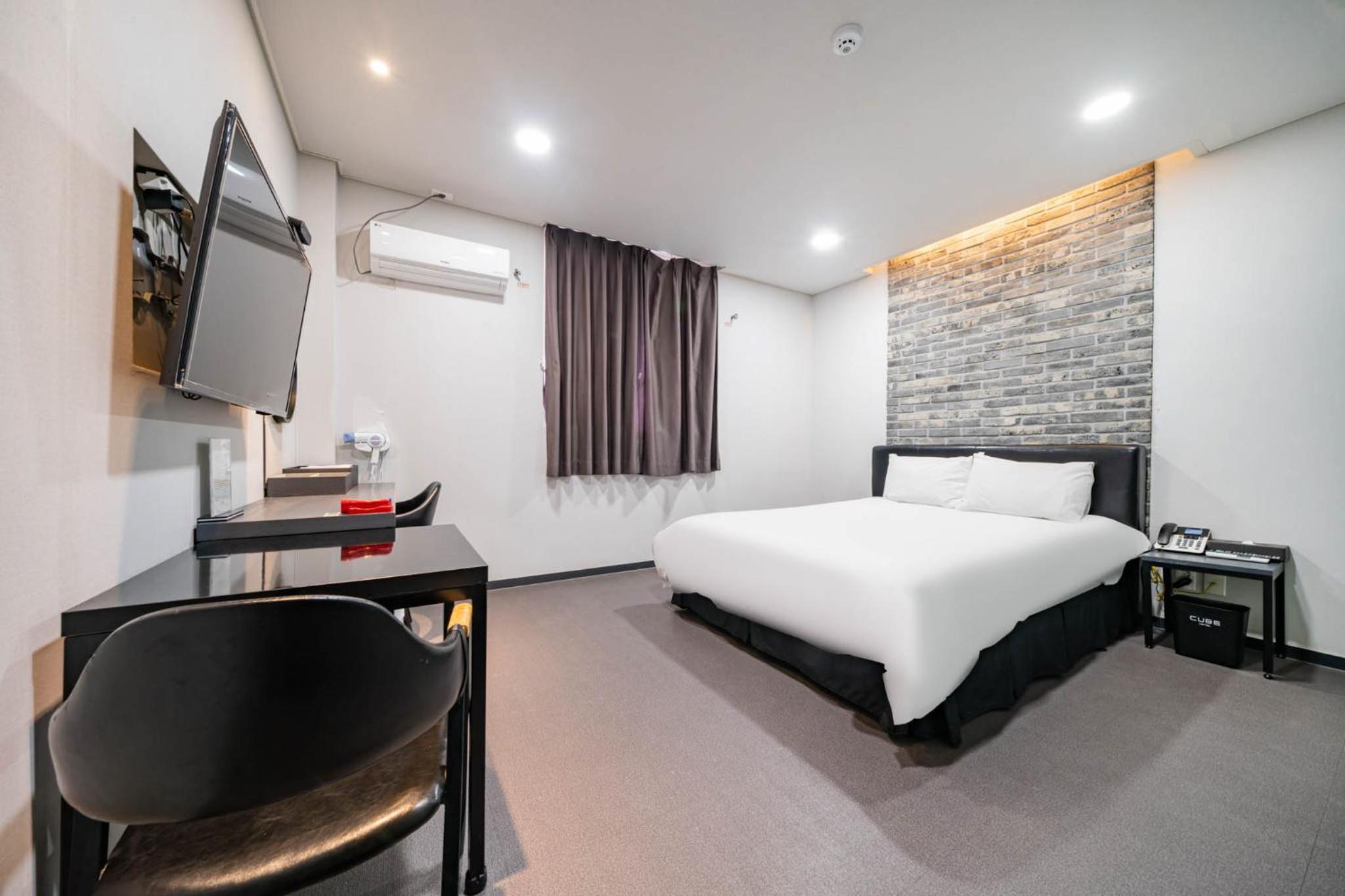 Standard Double Room photo 3