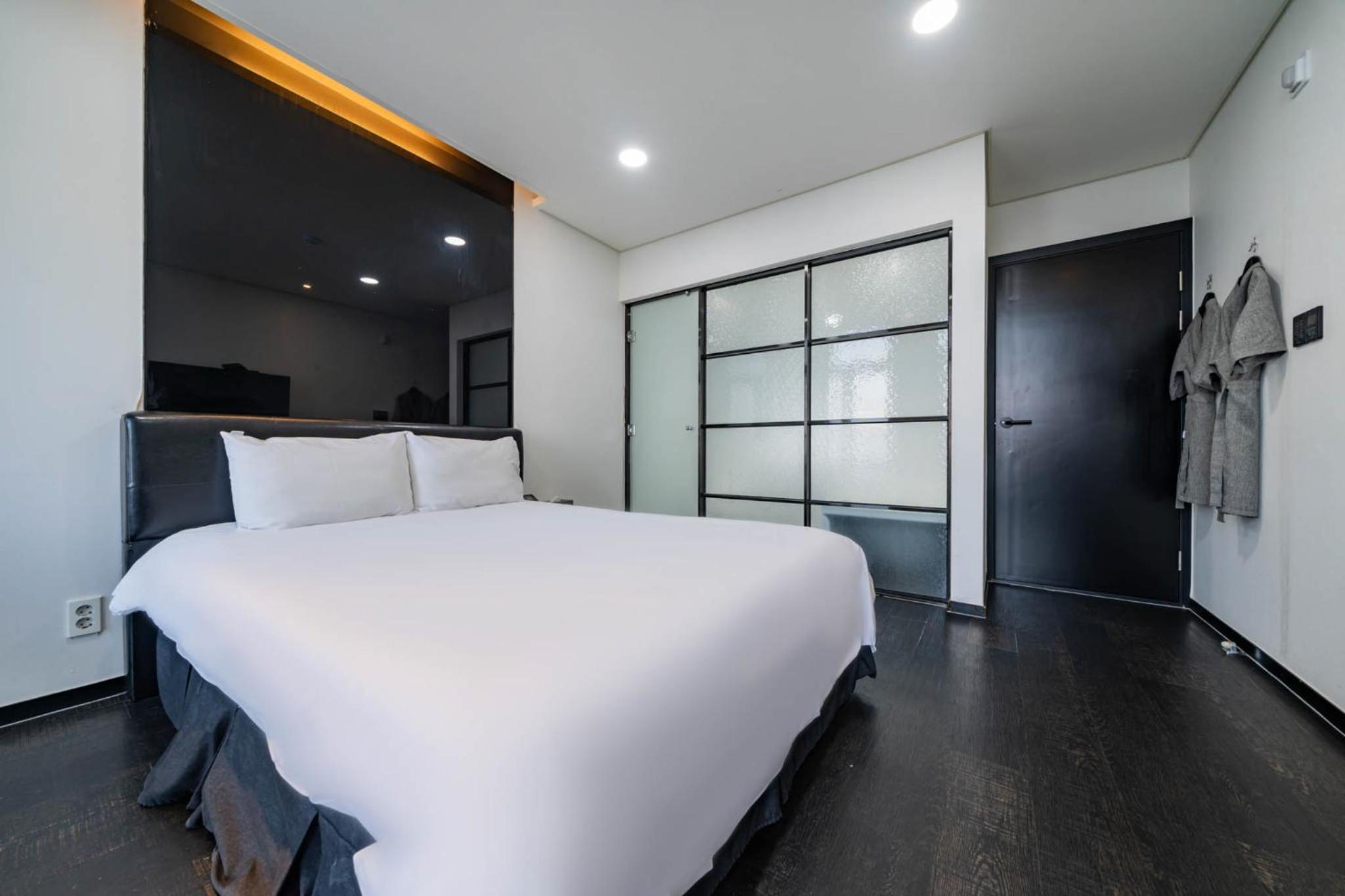 Double Room With Balcony And Sea View photo 2