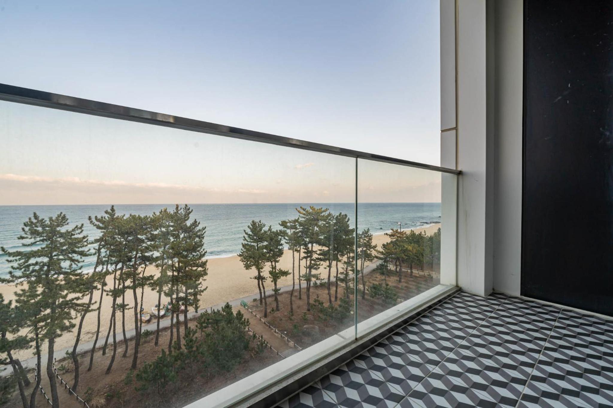 Double Room With Balcony And Sea View photo 3