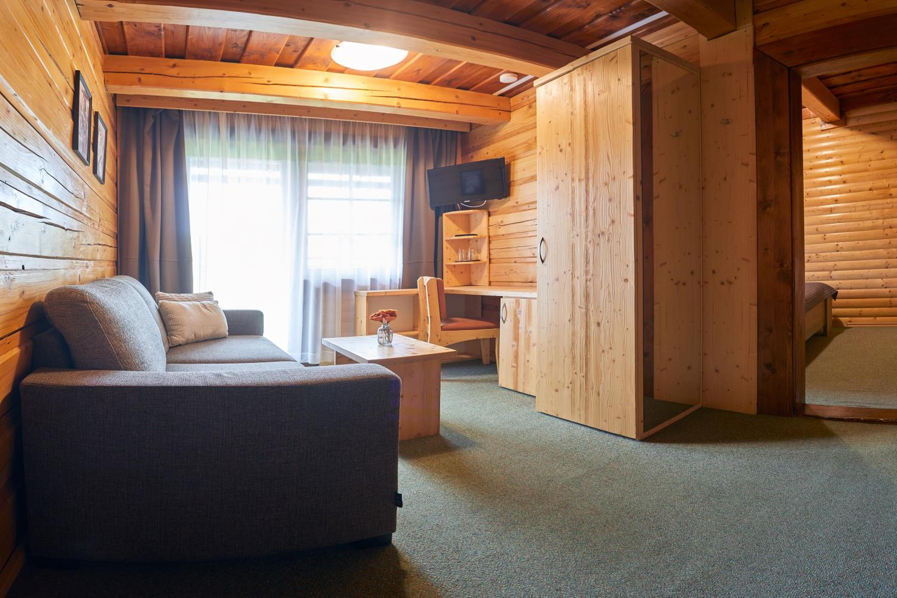 Family Room Comfort photo 3