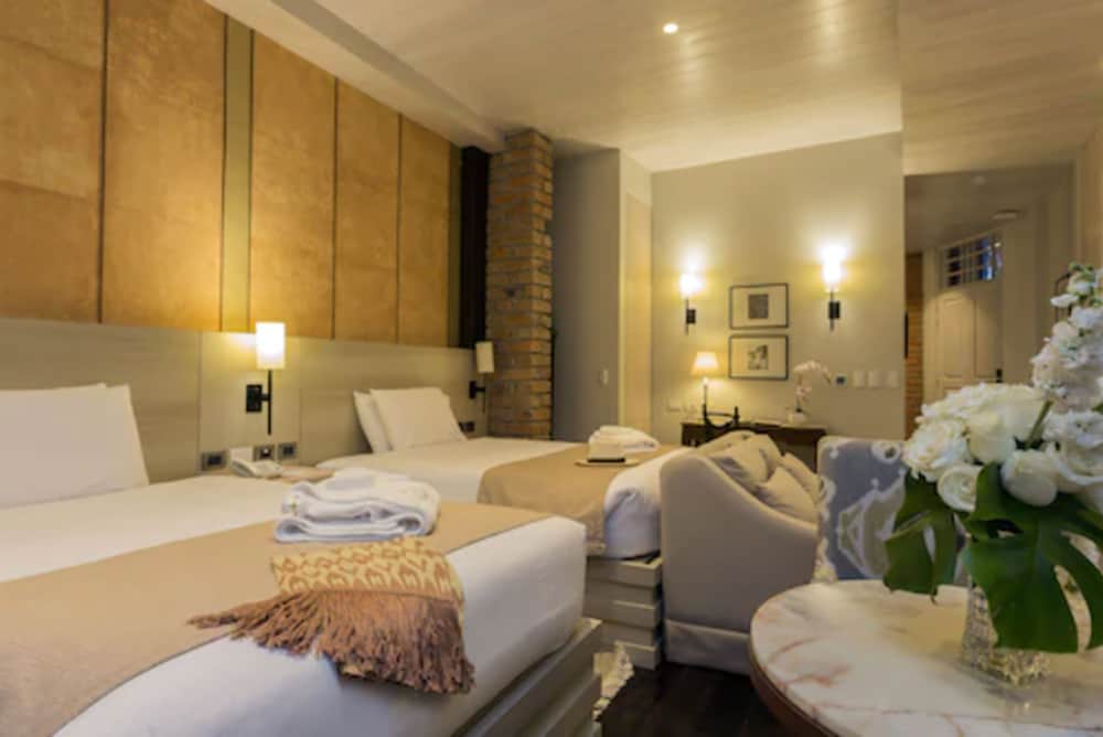 Exclusive Suite, Multiple Beds, Kitchen, Executive Level photo 1