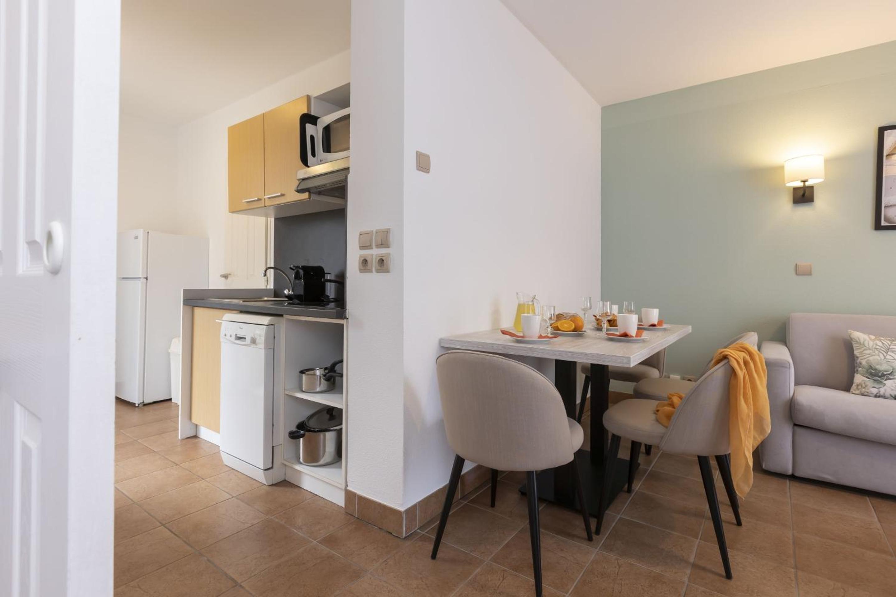 3-Room Apartment (6 people) photo 2