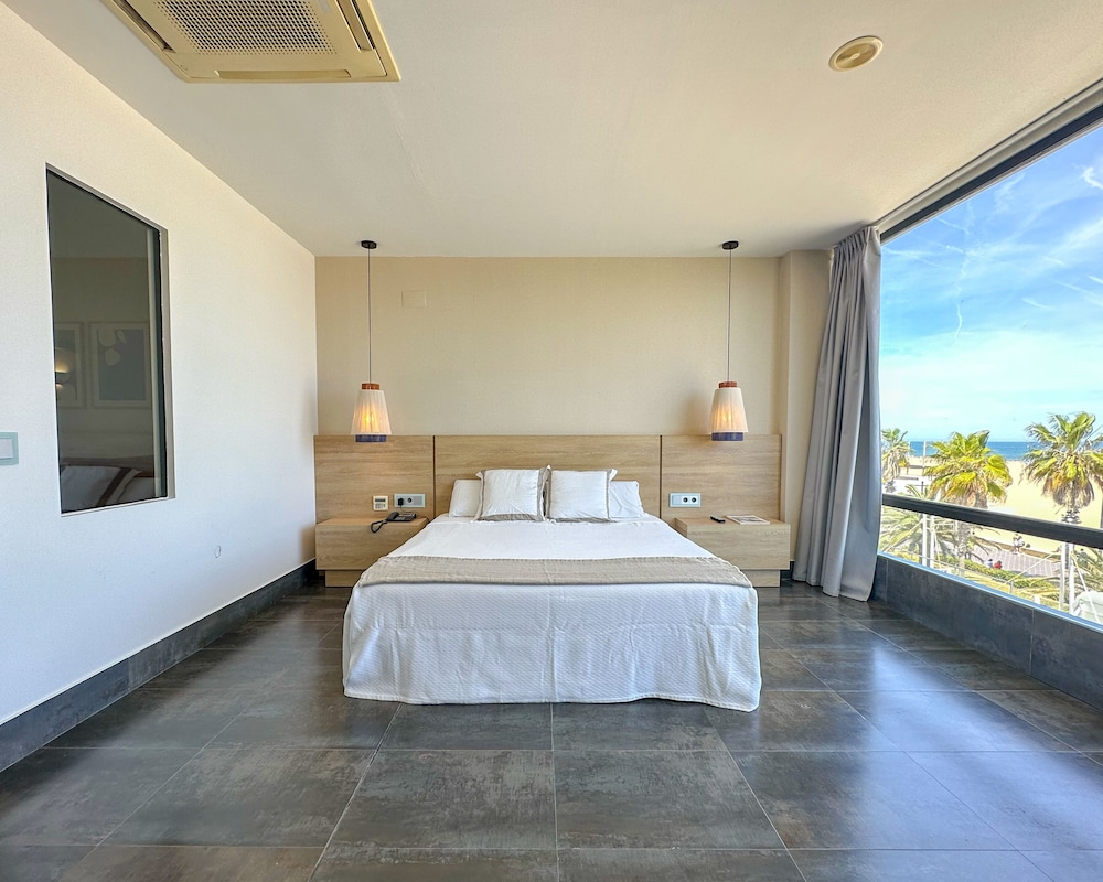 Suite, Sea View - Photo 1