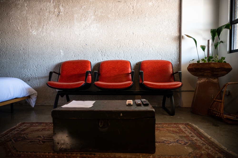 Suite - Photo 11