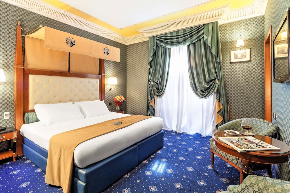 Family Room, Connecting Rooms